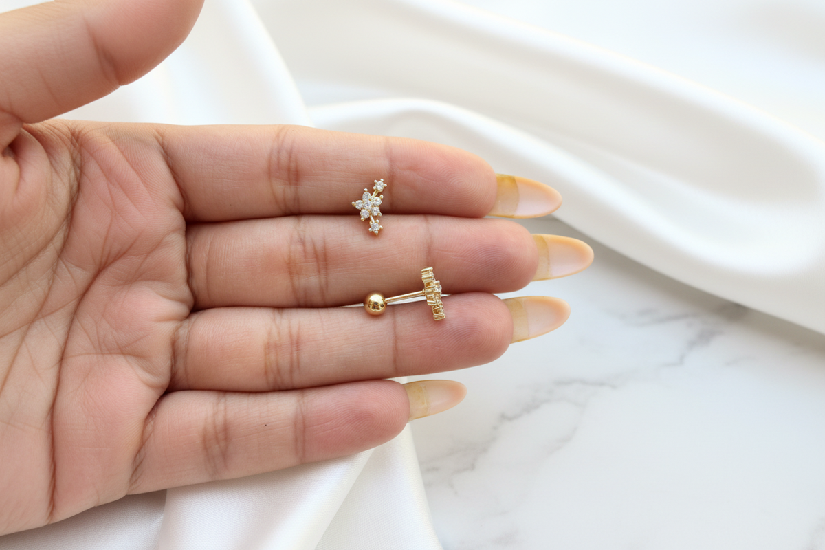 Amour Star Studs (Pair)