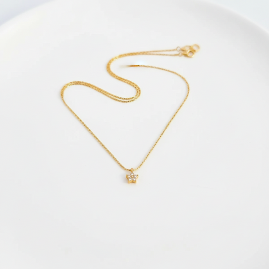Minimal Flower Necklace