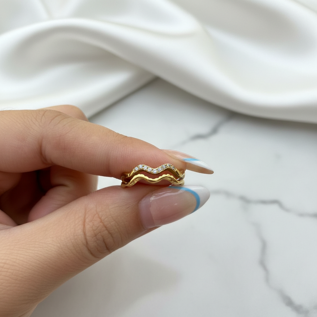 Rave Wavy Ring