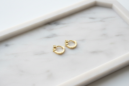 Nora Bow Huggie Hoops – 1MM | 2nd Piercing