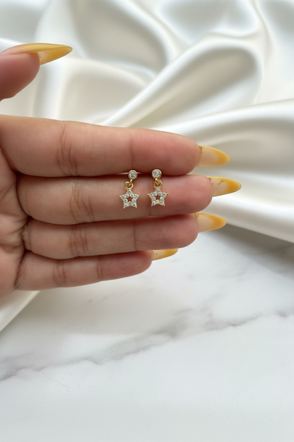 Avira Studs (Pair)