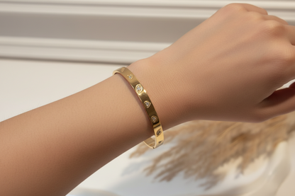 Eternal Spark Gold Bangle Standard Wrist 2.6