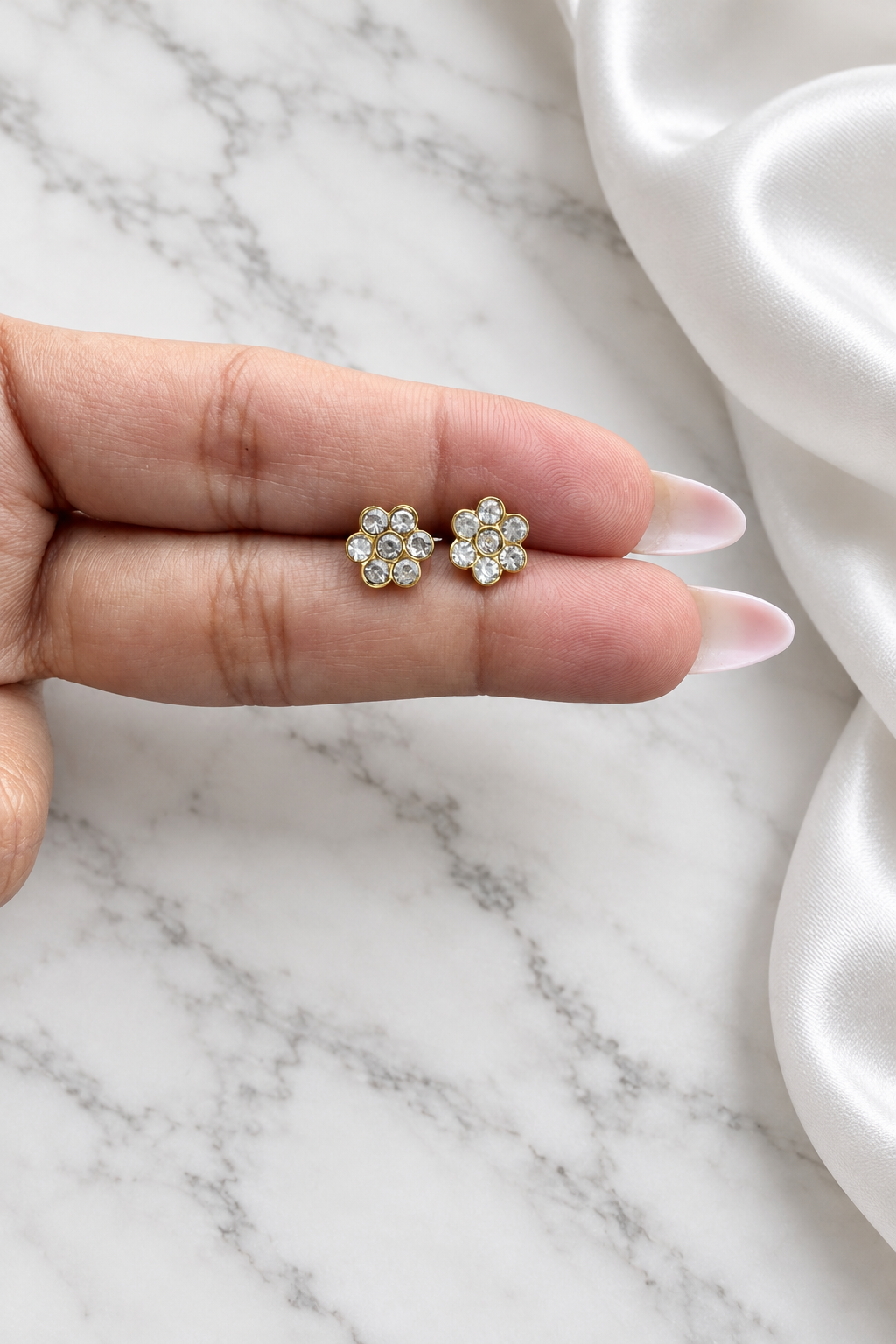 Numa Studs( Pair)