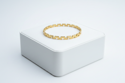Zoe Bangle (Wrist-2.6)