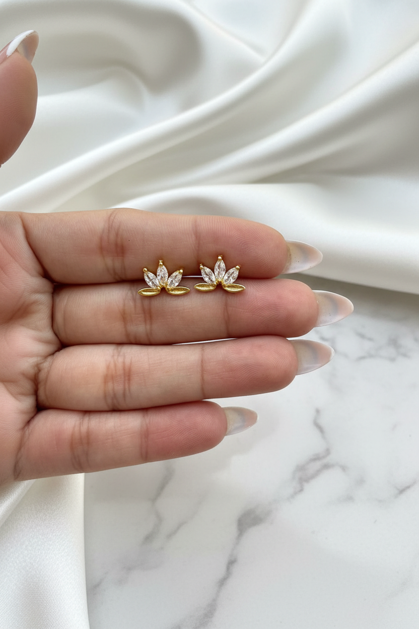 Lotus Stud (Pair)