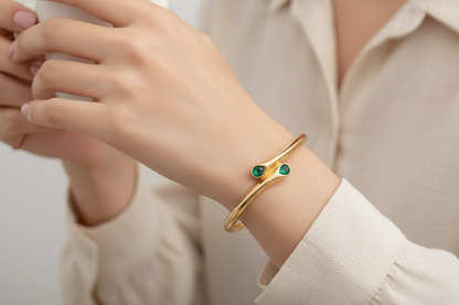 Emerald Curve Luxe Bangle Standard Wrist 2.6