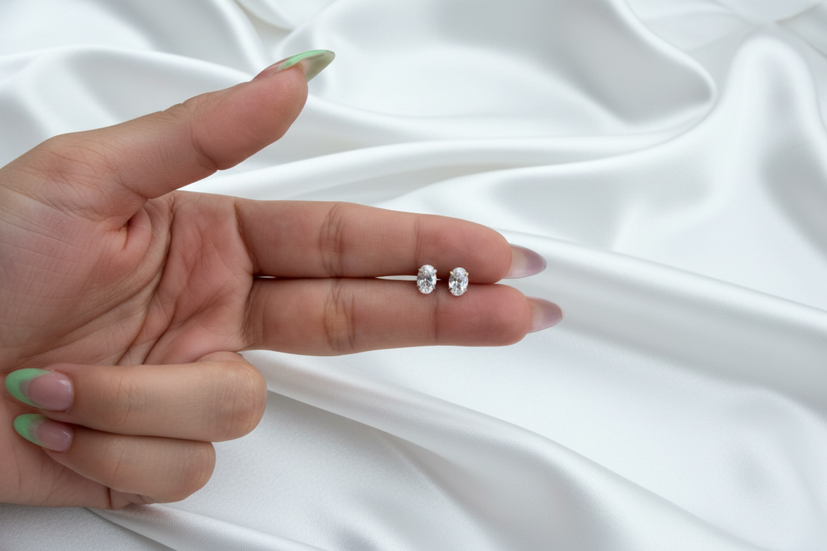 Mini Linda Studs Ball Back