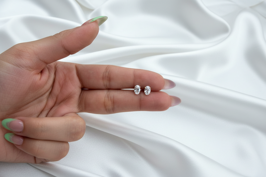 Mini Linda Studs Ball Back