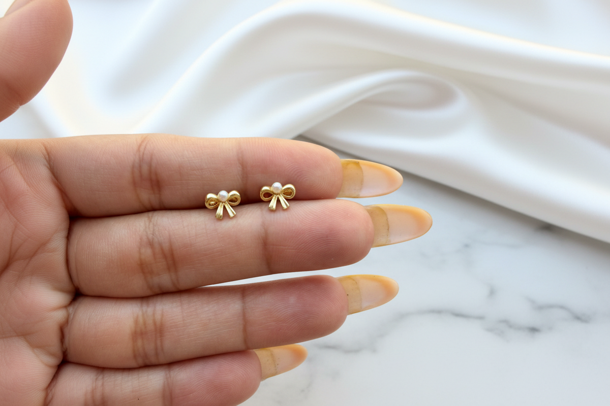 Pearl Bow Studs (Pair)