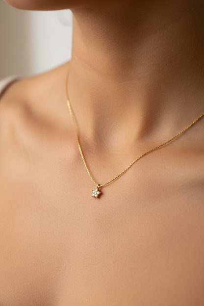 Minimal Flower Necklace