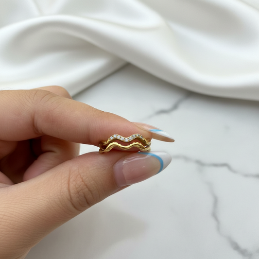 Rave Wavy Ring