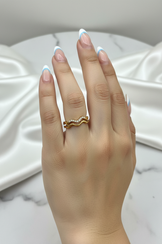 Rave Wavy Ring
